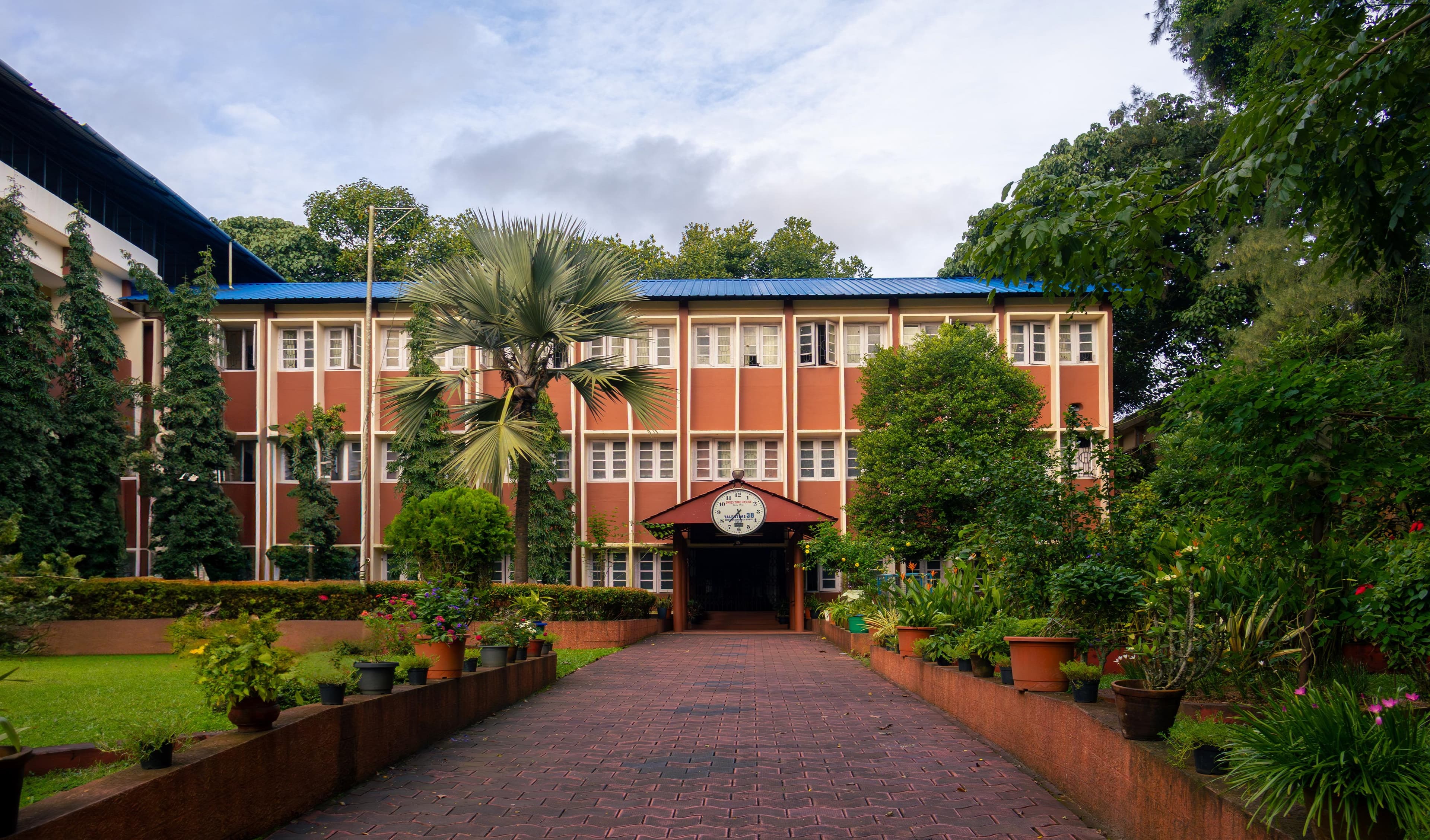 SMS research forum scholars collaborating